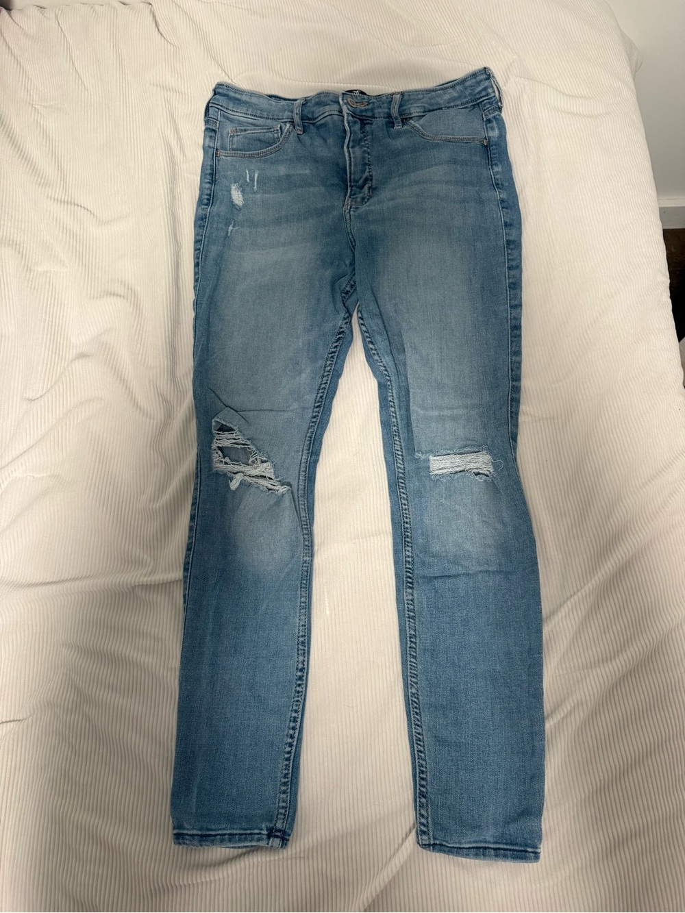 Women’s Light Blue Distressed Skinny Jeans